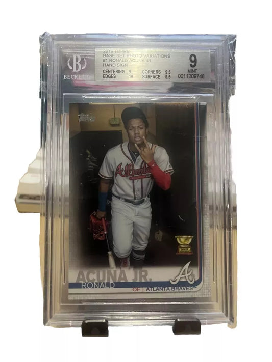 2019 Topps #1b Ronald Acuna Jr. BGS 9 Hand Sign Image Variation